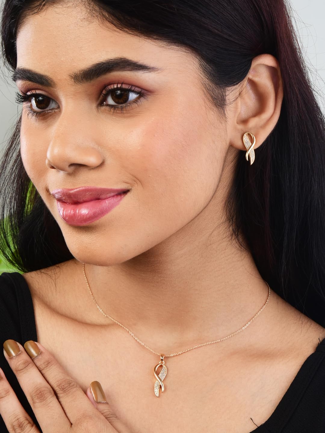 Nilu's Collection Infinity Shape Cubic Zirconia Diamond Bracelet for Women & Girls, Jewelry for Gift, Adjustable Charm Bracelet